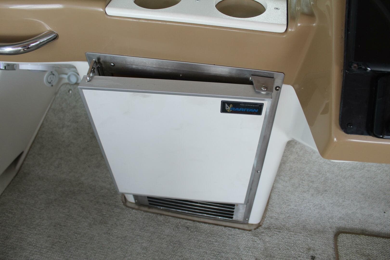 2004 Carver 360 Mariner — photo 25