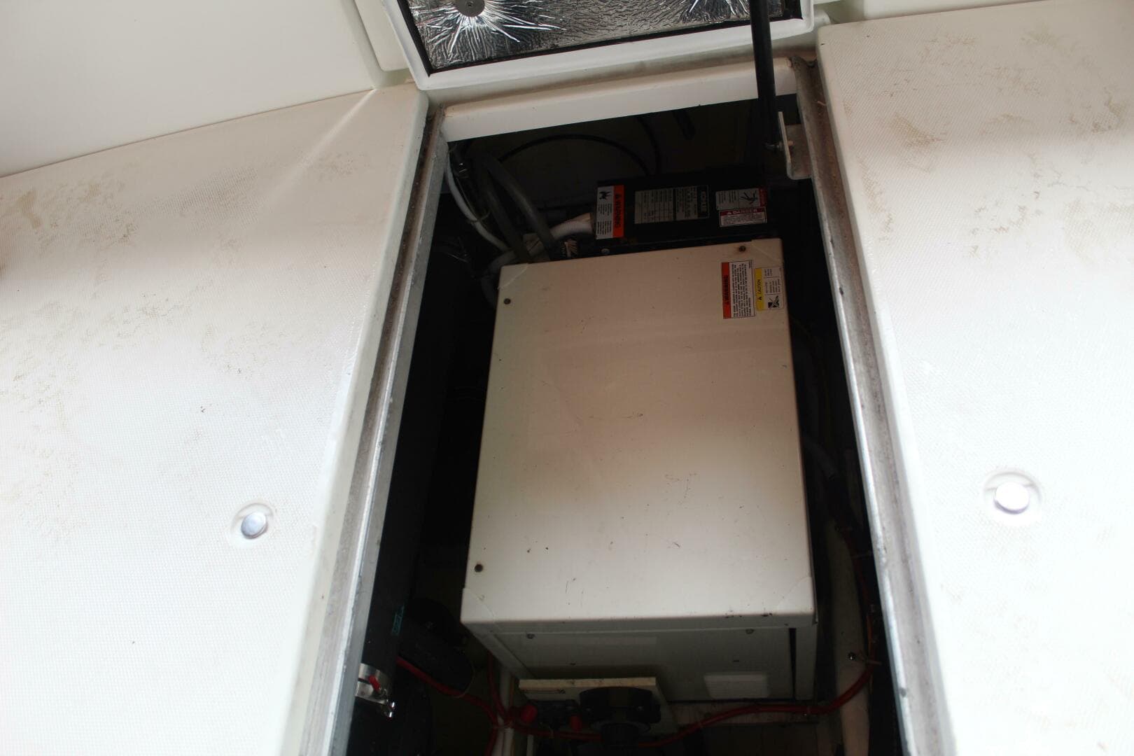 2004 Carver 360 Mariner — photo 33