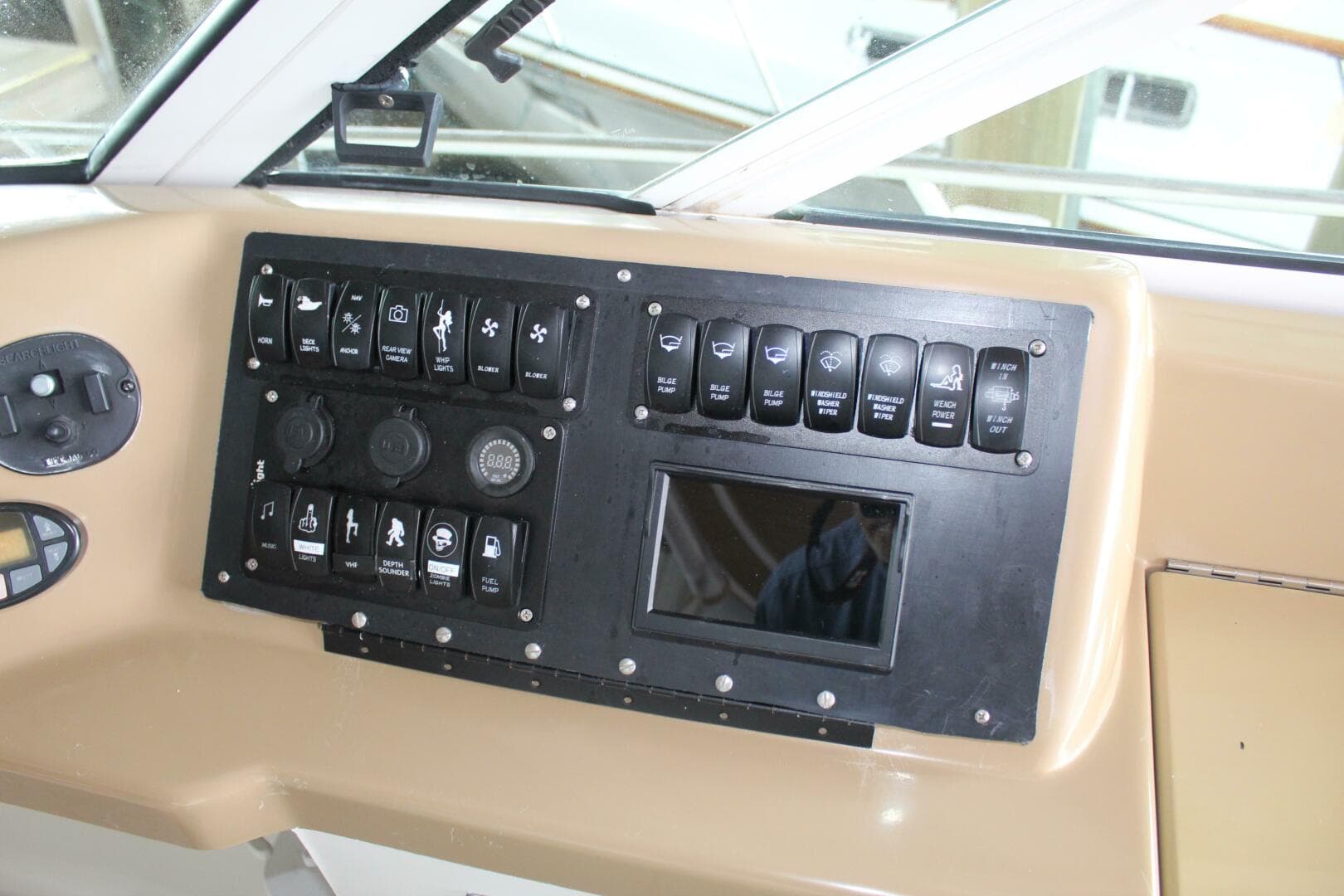 2004 Carver 360 Mariner — photo 22