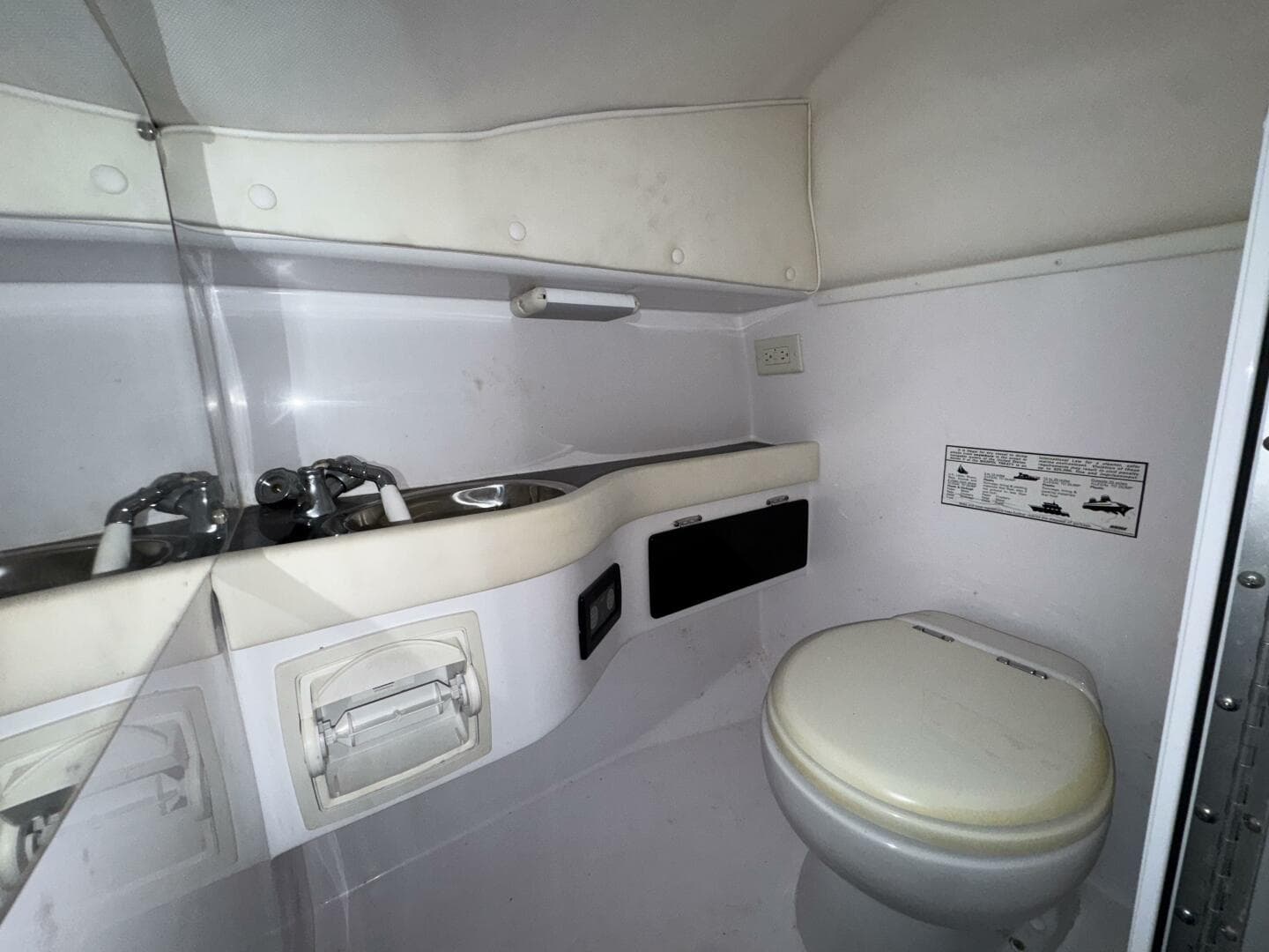 2006 Donzi 38 Zr — photo 19