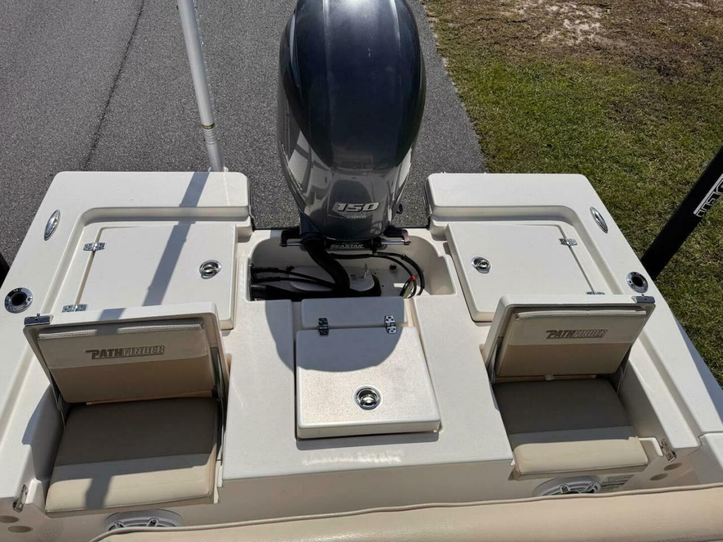 2017 Pathfinder 2200 Trs — photo 18