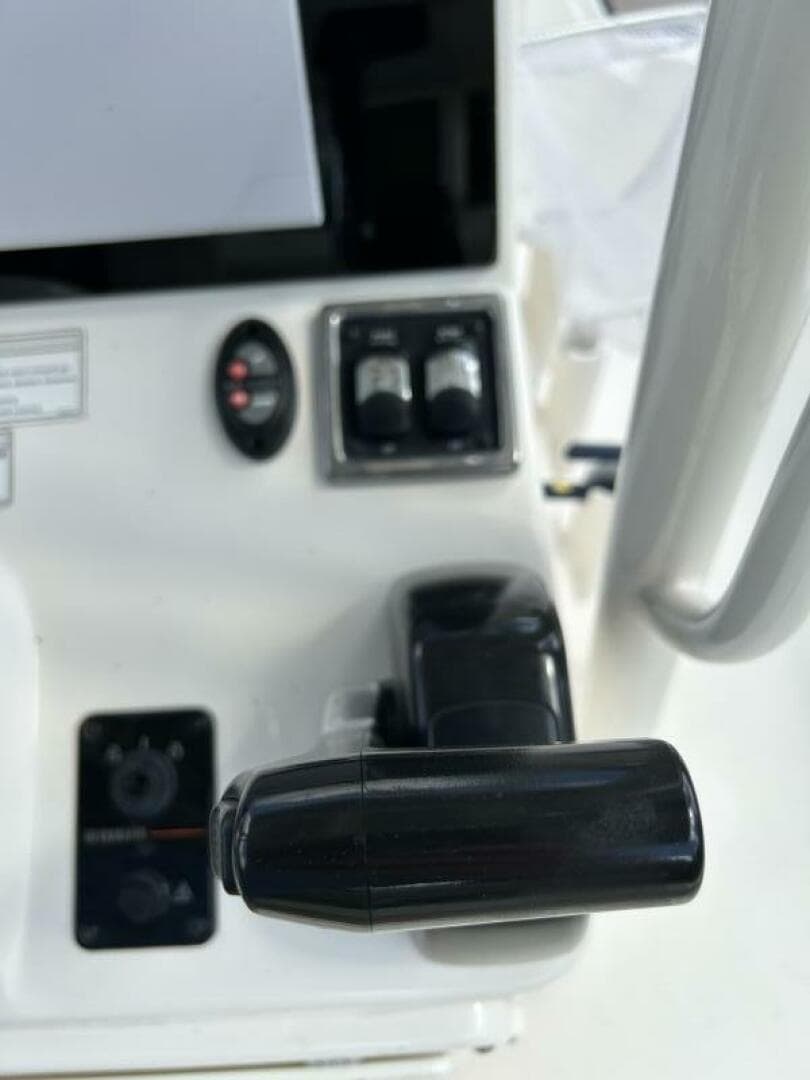 2017 Pathfinder 2200 Trs — photo 29