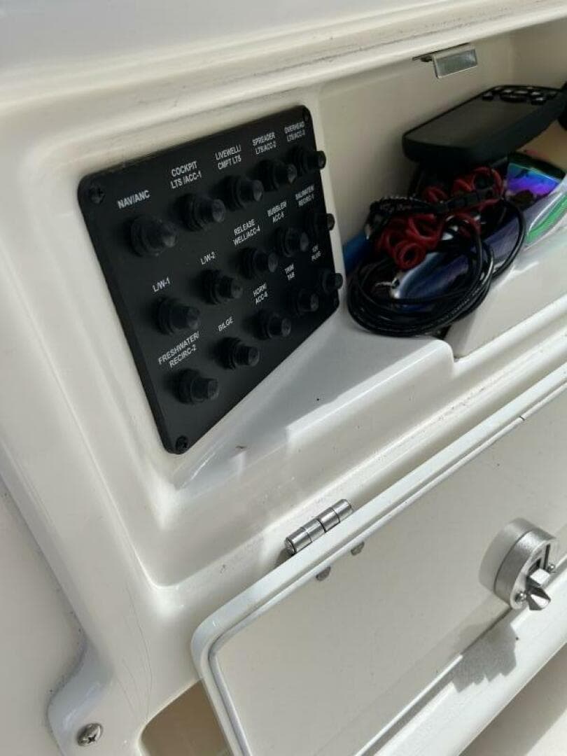 2017 Pathfinder 2200 Trs — photo 35