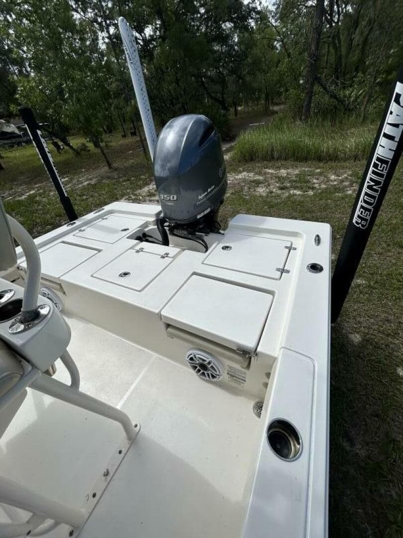 2017 Pathfinder 2200 Trs — photo 19