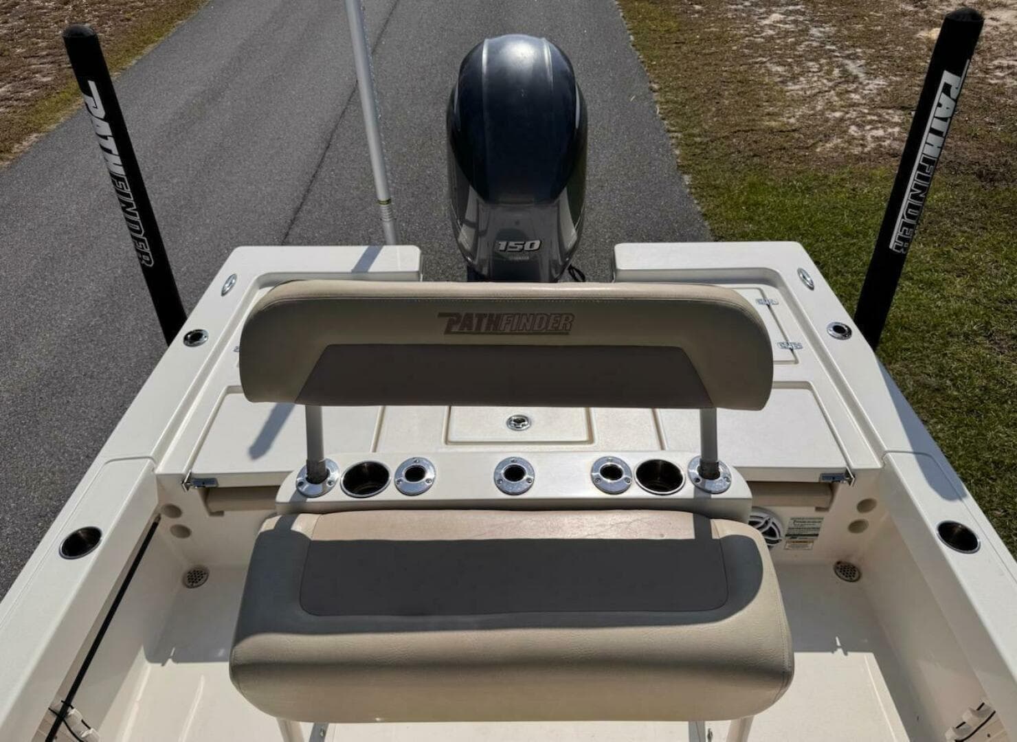 2017 Pathfinder 2200 Trs — photo 16