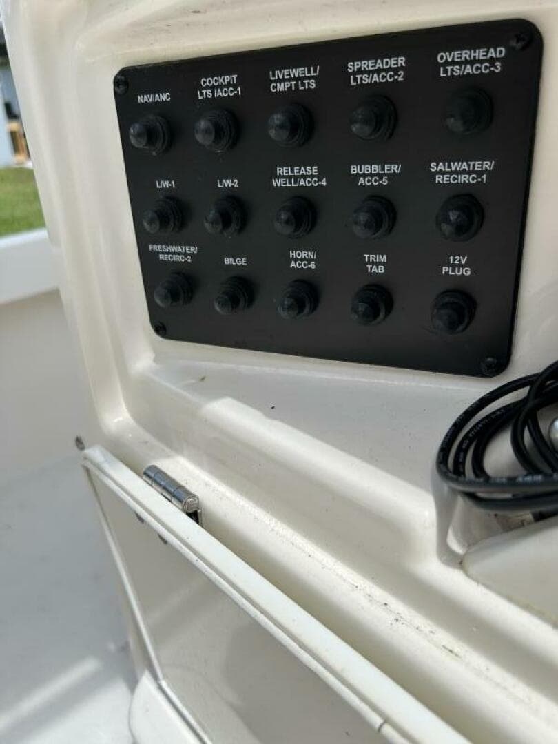 2017 Pathfinder 2200 Trs — photo 32