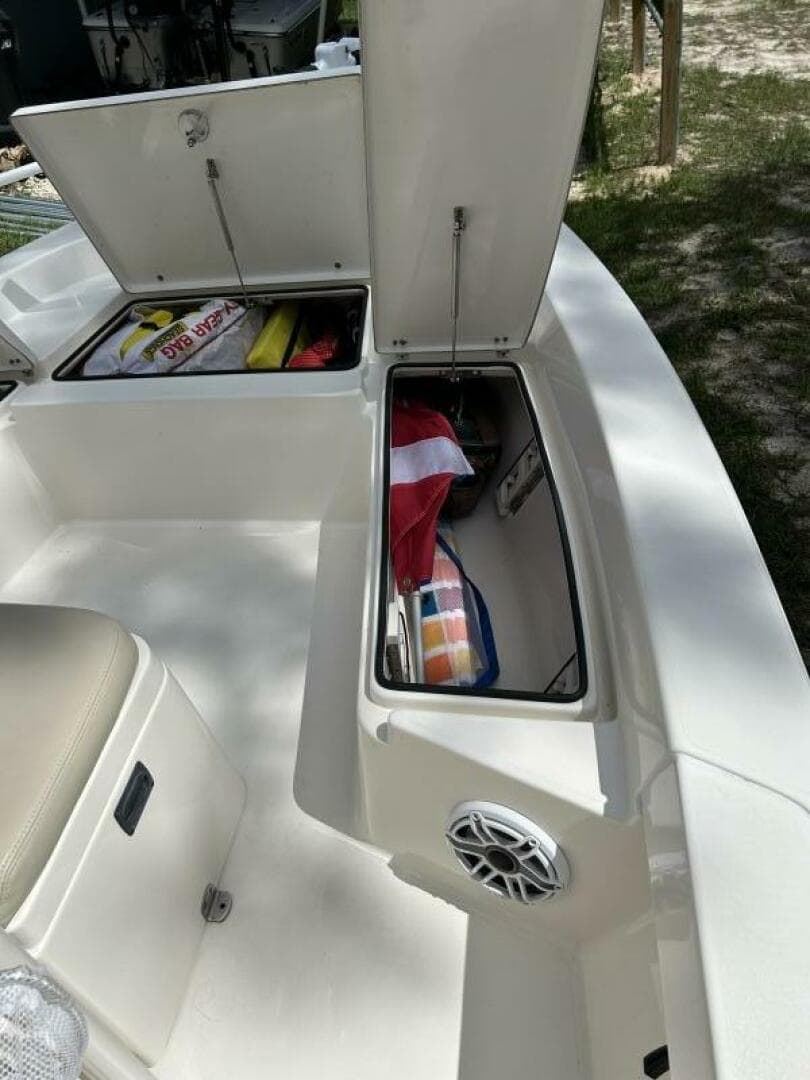 2017 Pathfinder 2200 Trs — photo 38