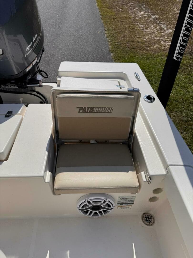 2017 Pathfinder 2200 Trs — photo 14