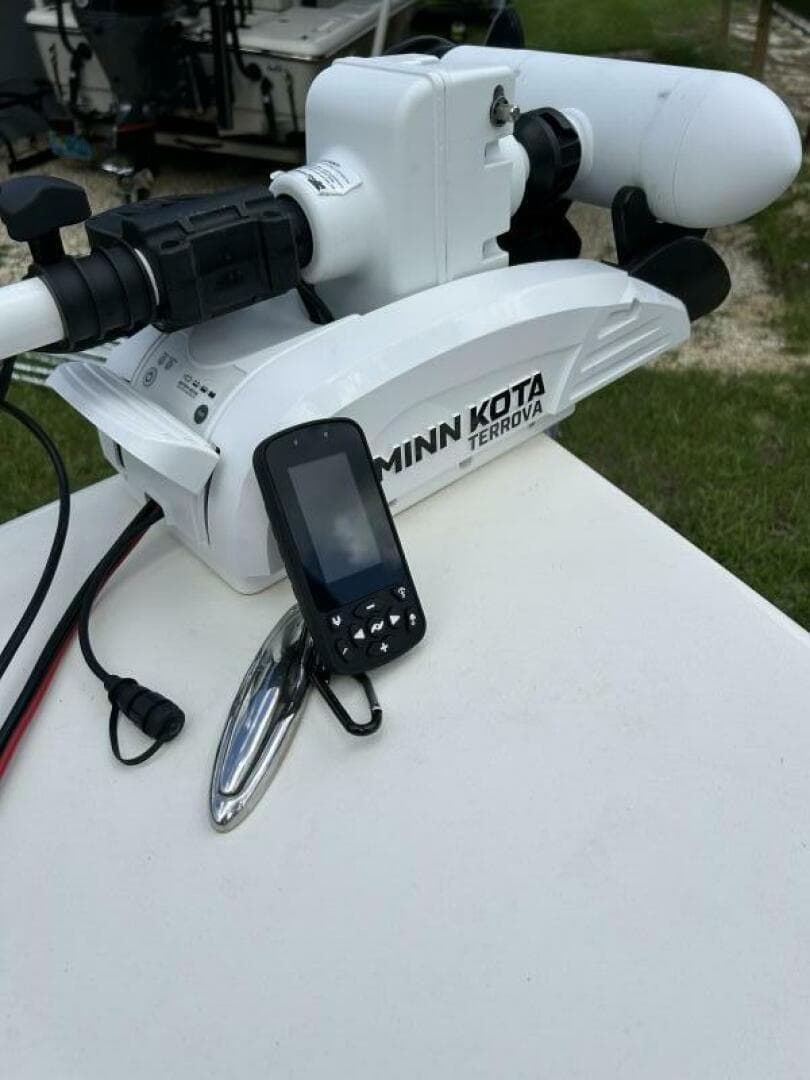 2017 Pathfinder 2200 Trs — photo 20