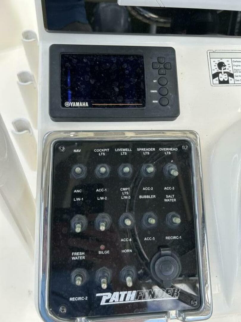 2017 Pathfinder 2200 Trs — photo 31