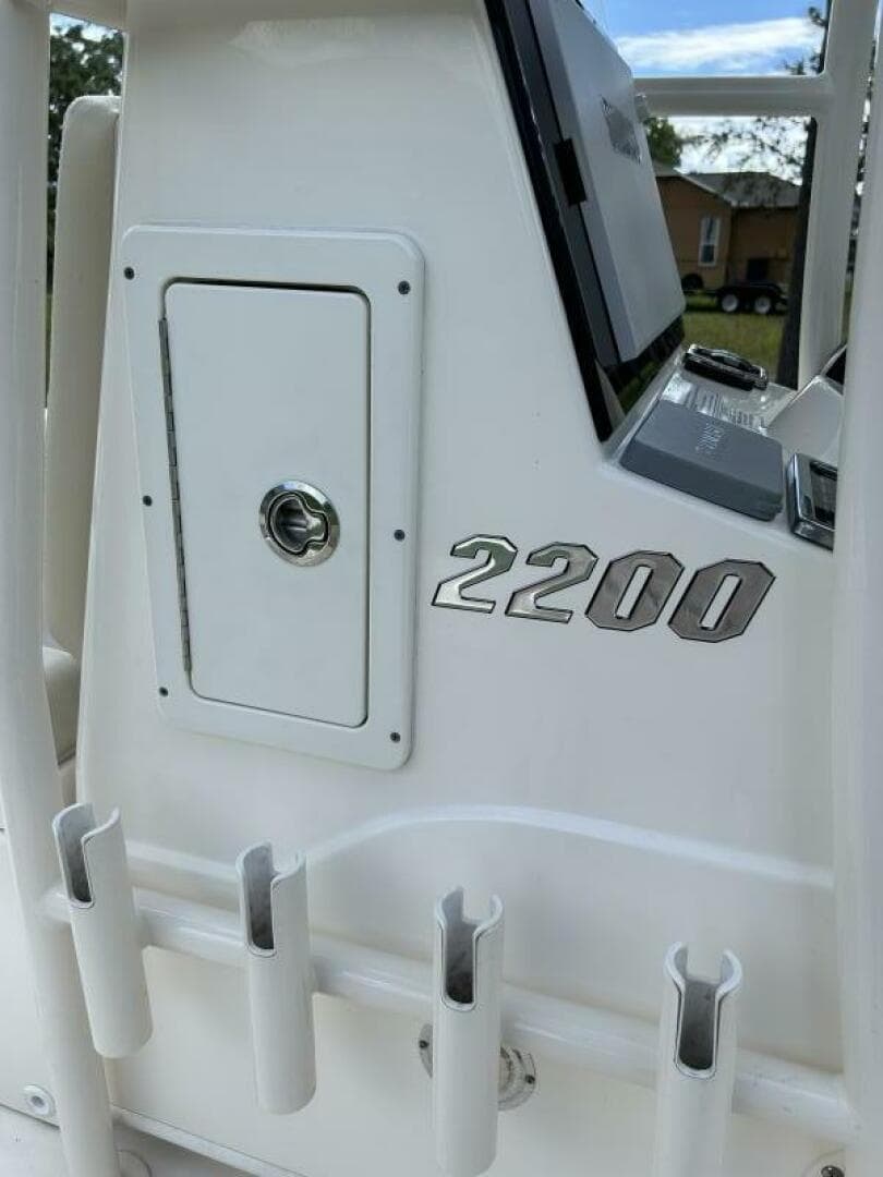 2017 Pathfinder 2200 Trs — photo 30