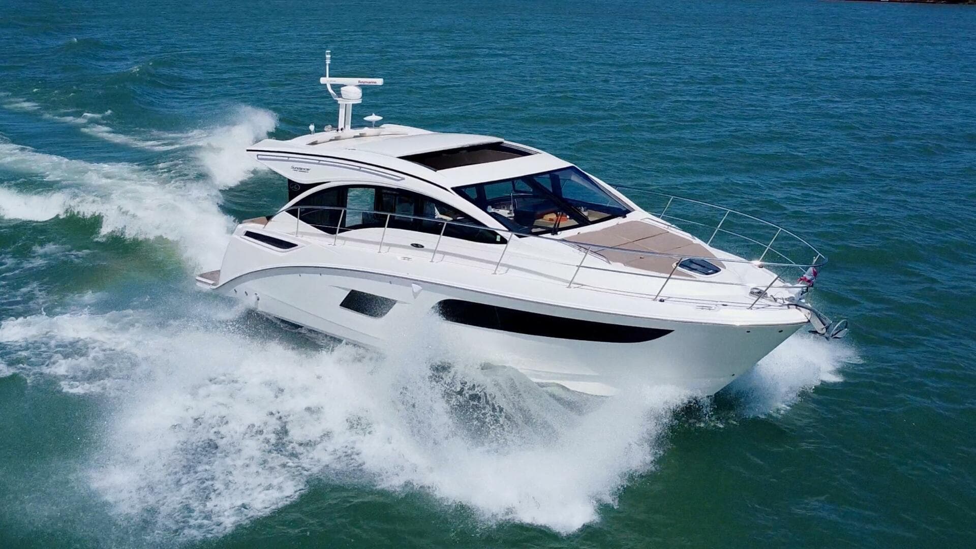 2017 Sea Ray 400 Sundancer — photo 2