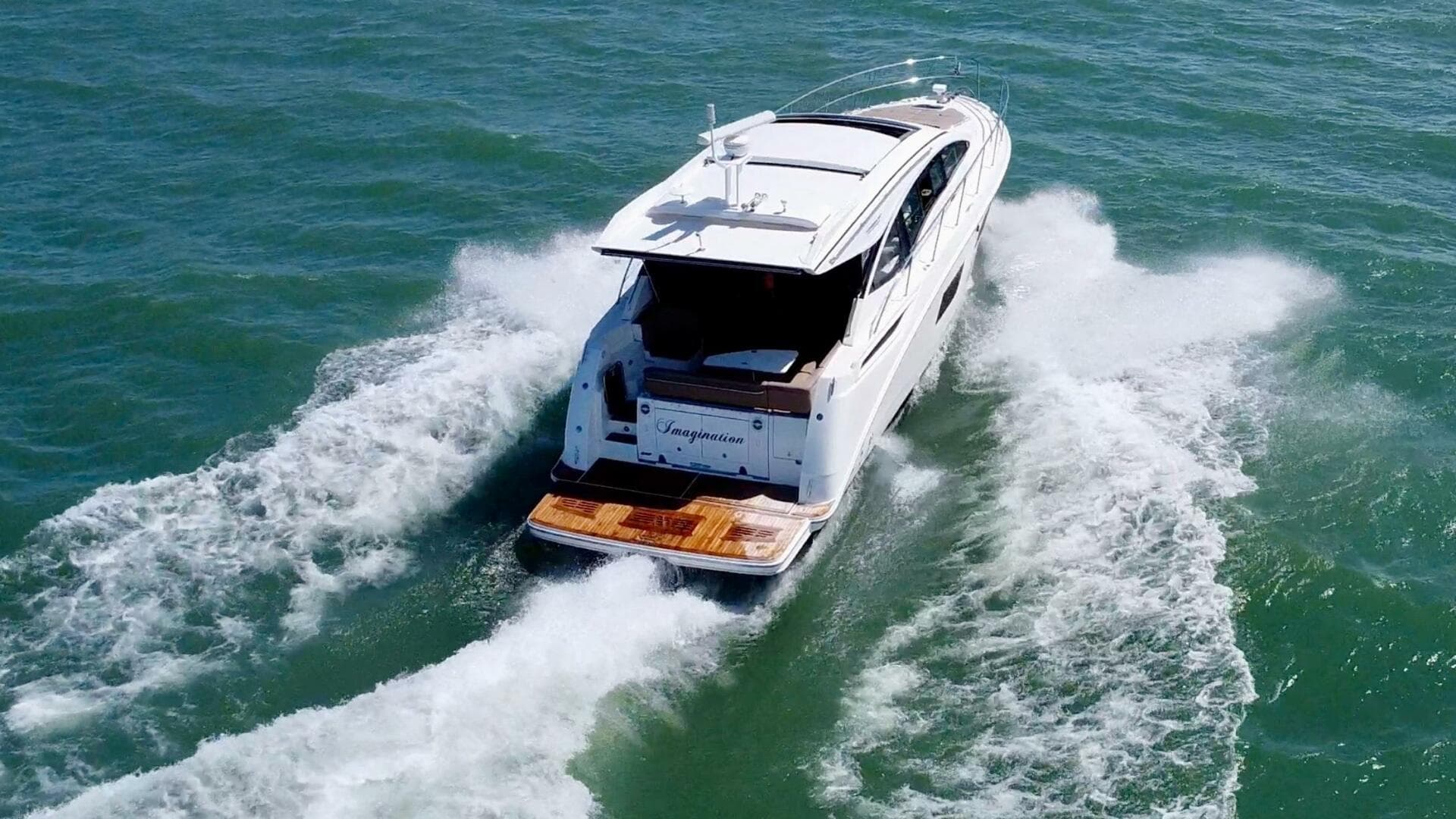 2017 Sea Ray 400 Sundancer — photo 6