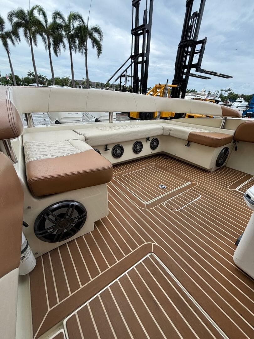 2013 Statement 35 Center Console — photo 28