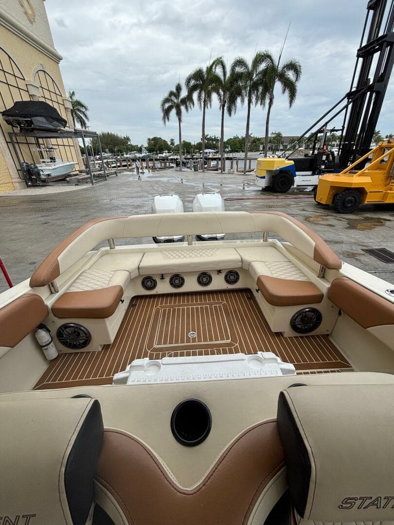 2013 Statement 35 Center Console — photo 19