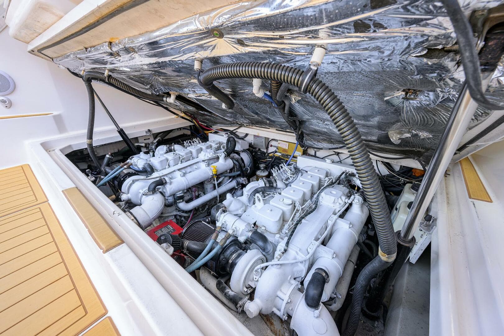 2002 Tiara Yachts 3100 LE — photo 32