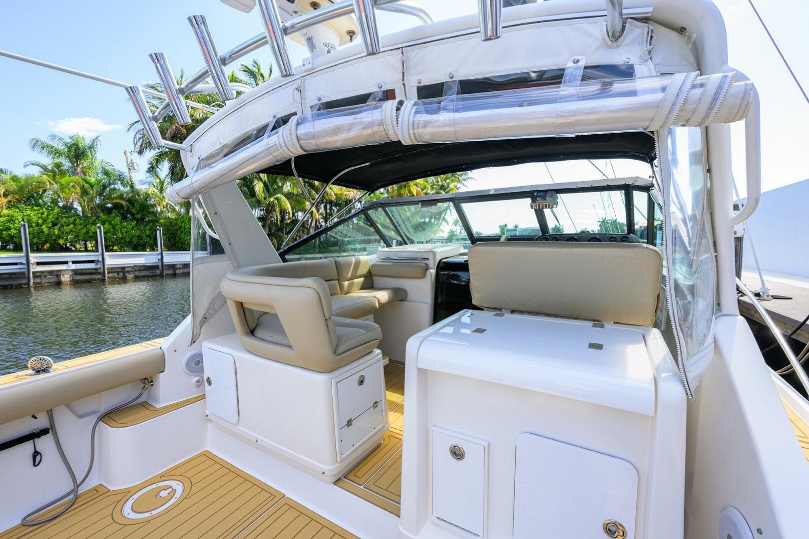 2002 Tiara Yachts 3100 LE — photo 18