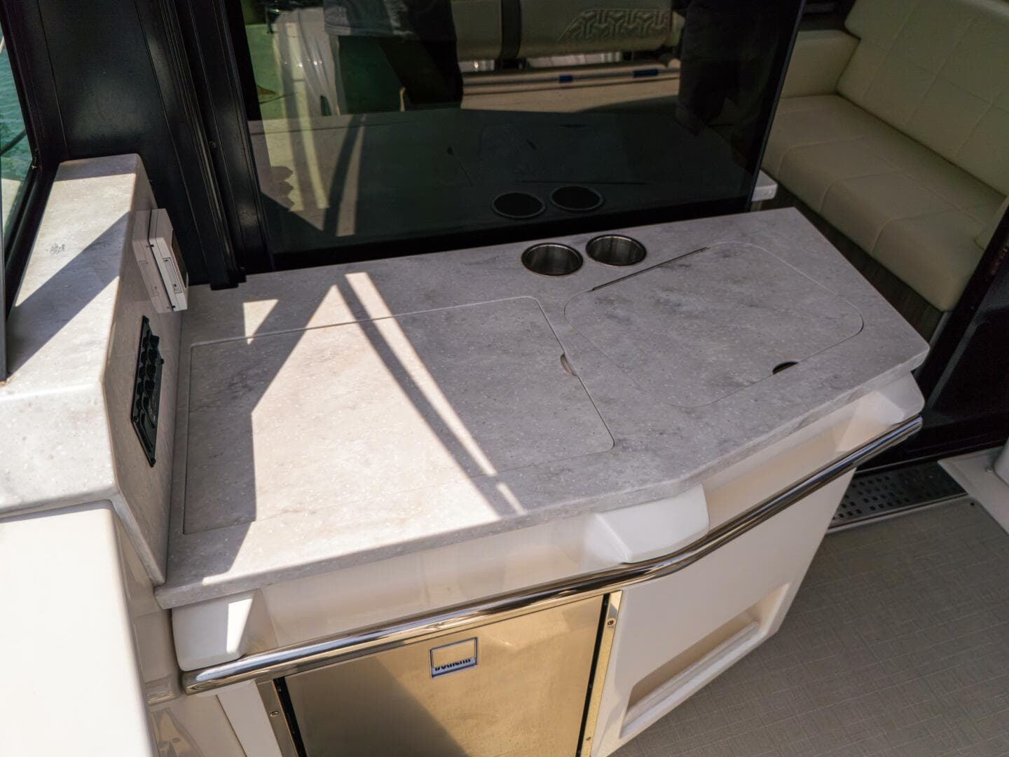 2023 Regal 38 Fxo — photo 22