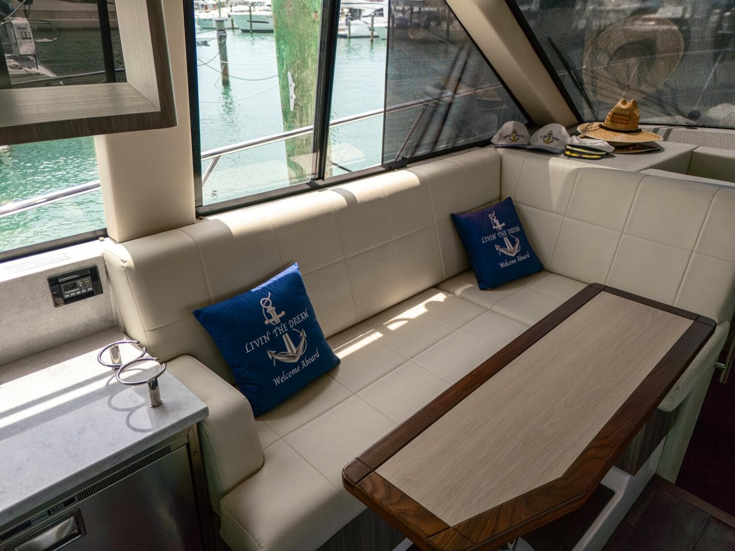 2023 Regal 38 Fxo — photo 28