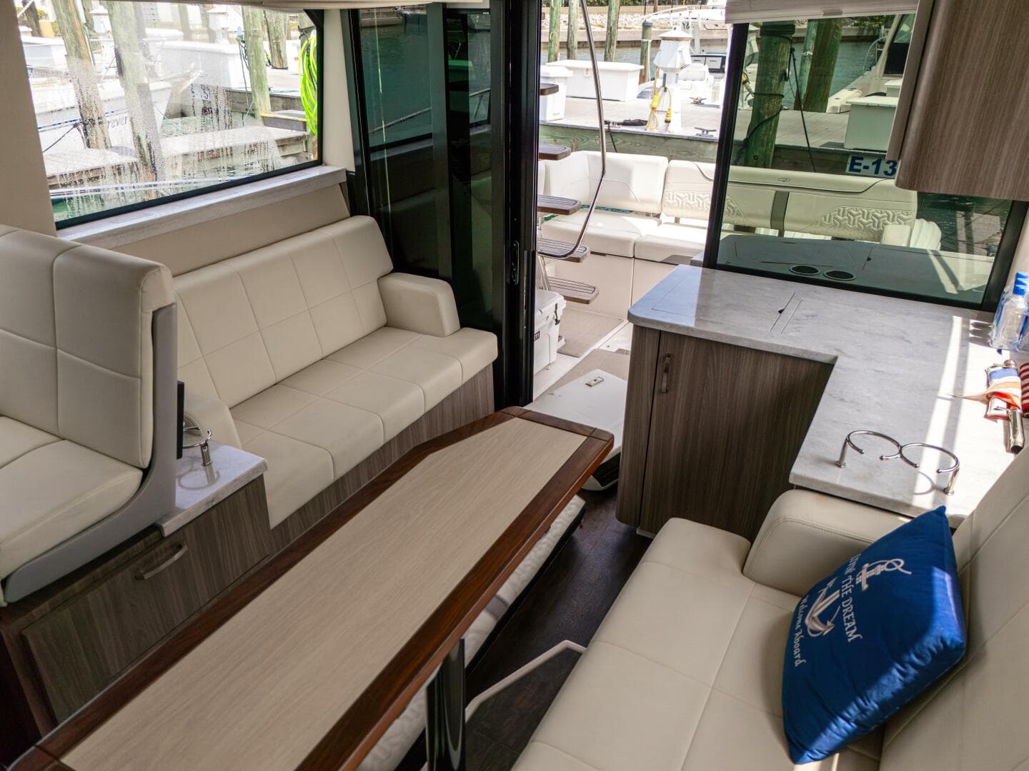 2023 Regal 38 Fxo — photo 26