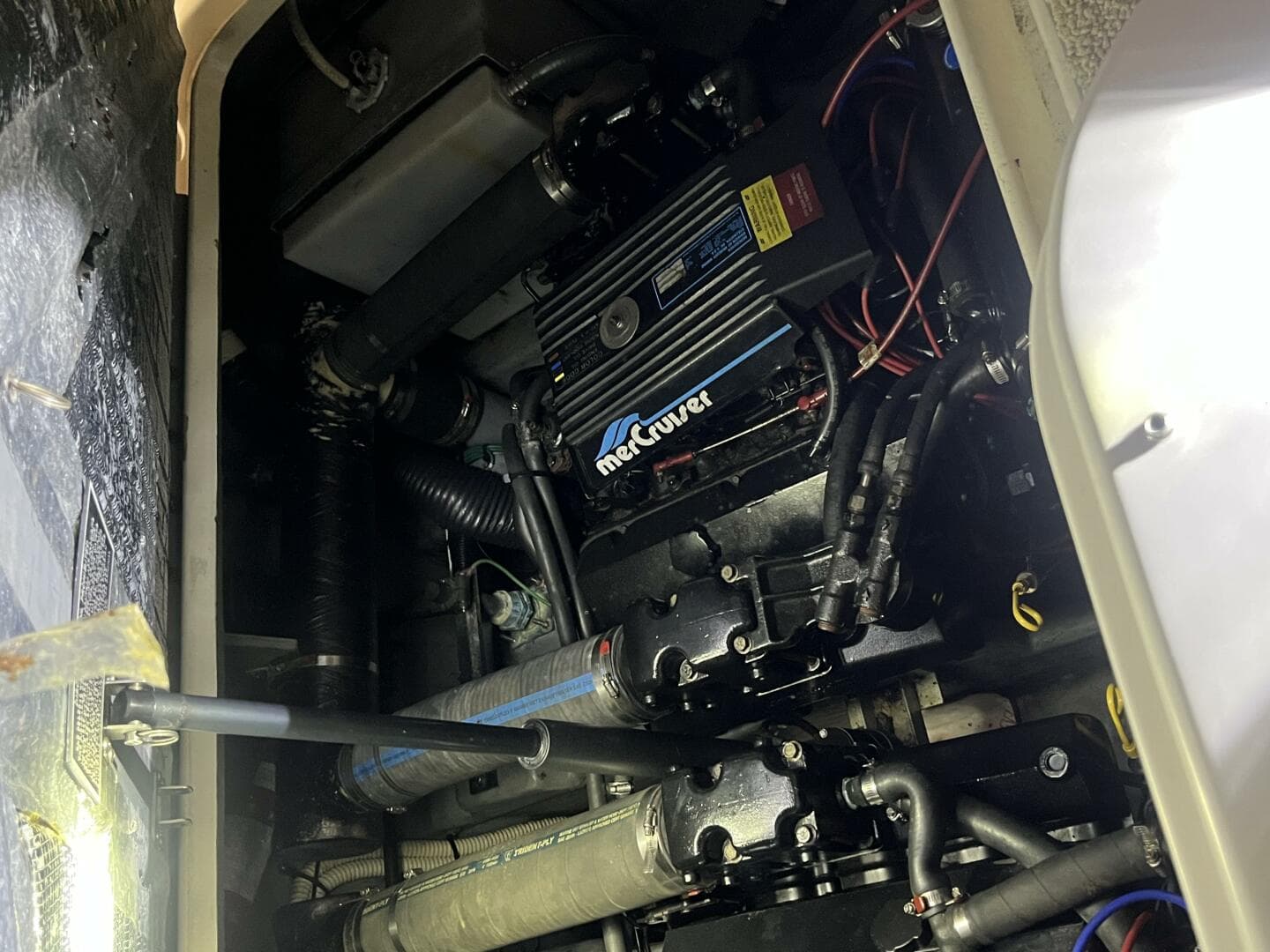 1996 Sea Ray 330 Sundancer — photo 43