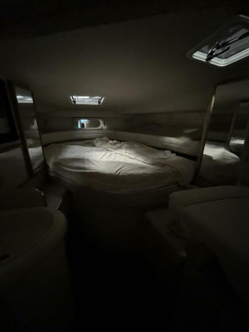 1996 Sea Ray 330 Sundancer — photo 29