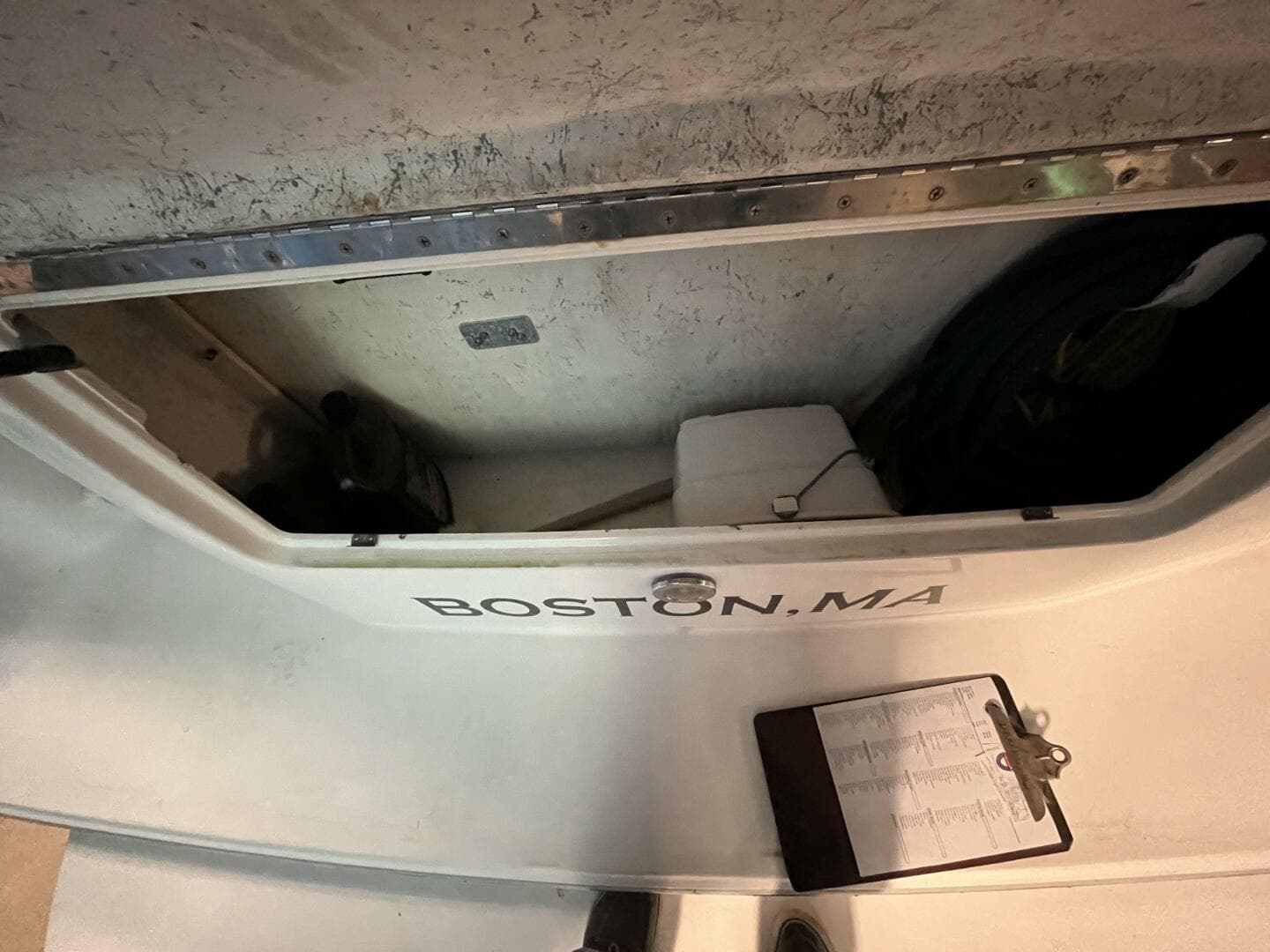 1996 Sea Ray 330 Sundancer — photo 35