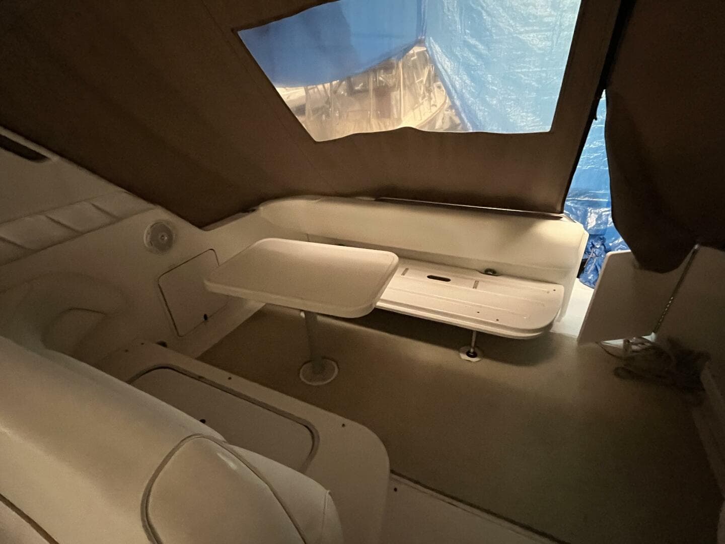 1996 Sea Ray 330 Sundancer — photo 23