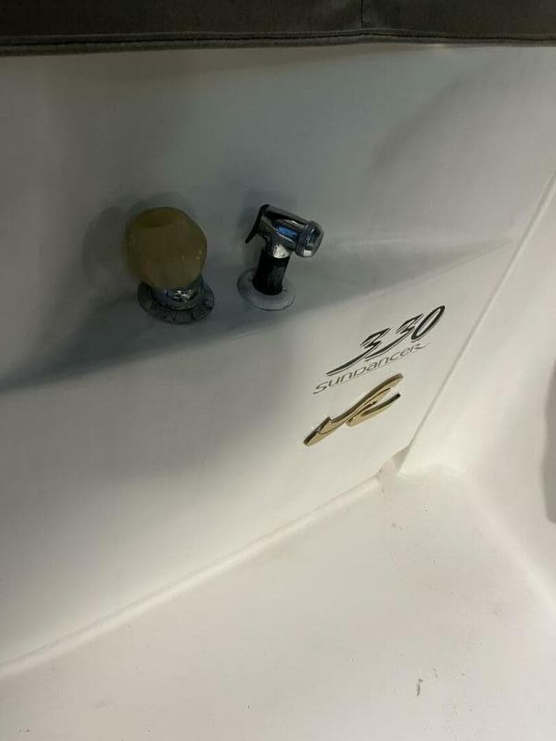 1996 Sea Ray 330 Sundancer — photo 34