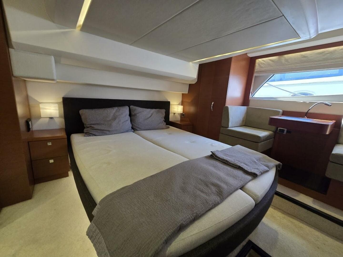 2013 Prestige 500 — photo 18