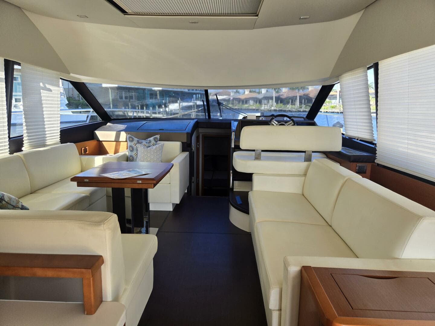2013 Prestige 500 — photo 3