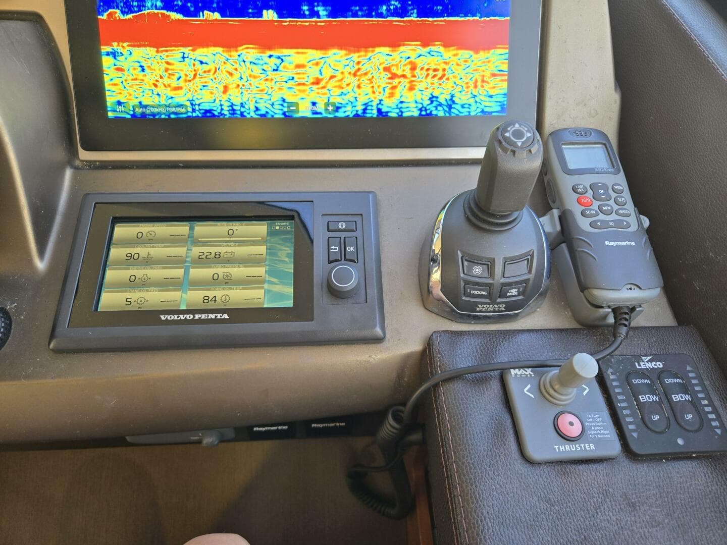 2013 Prestige 500 — photo 6