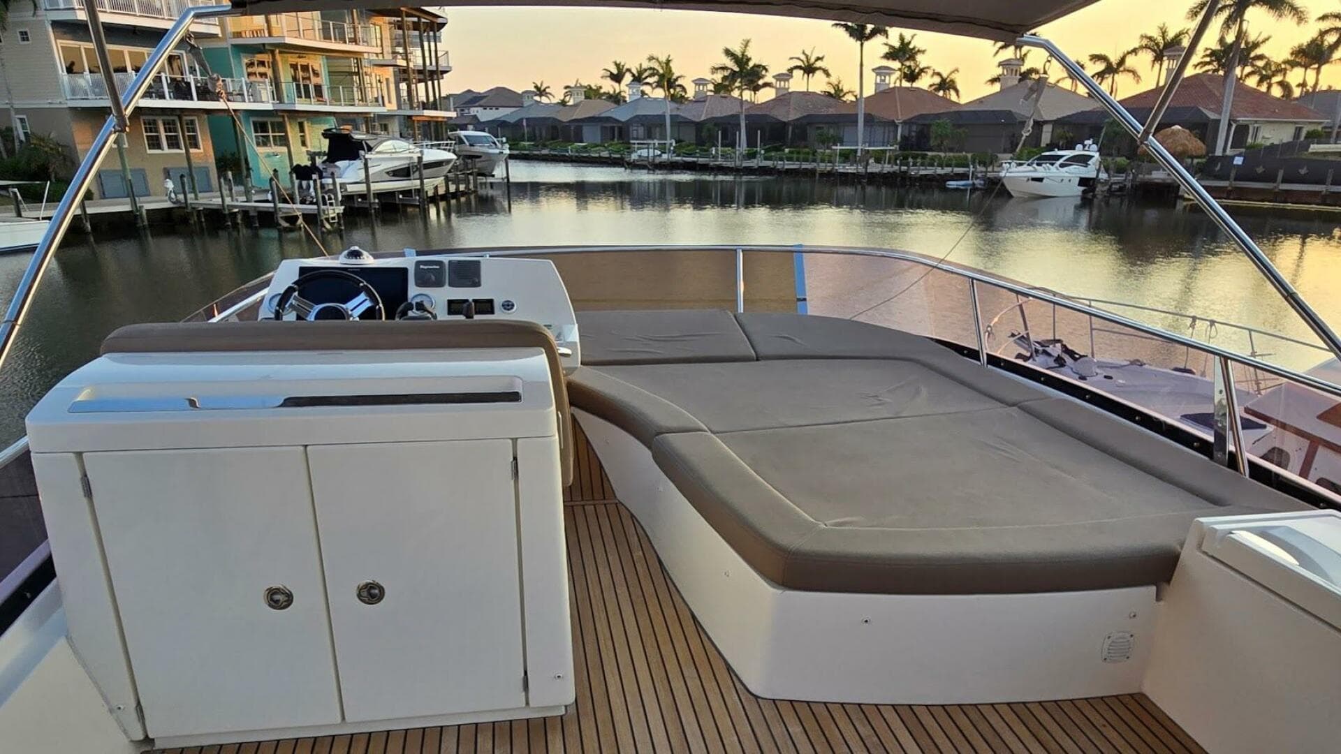 2013 Prestige 500 — photo 37