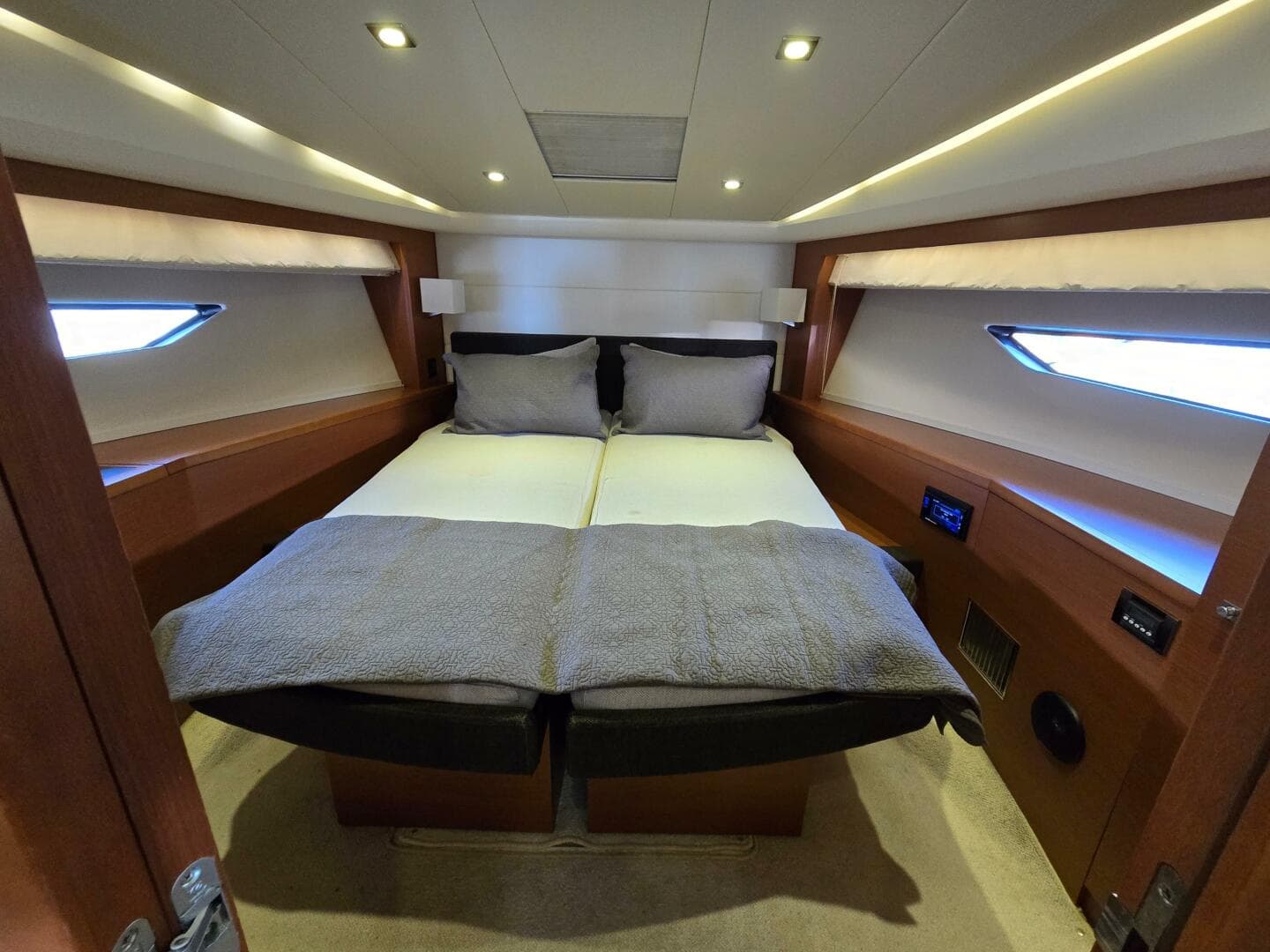 2013 Prestige 500 — photo 26