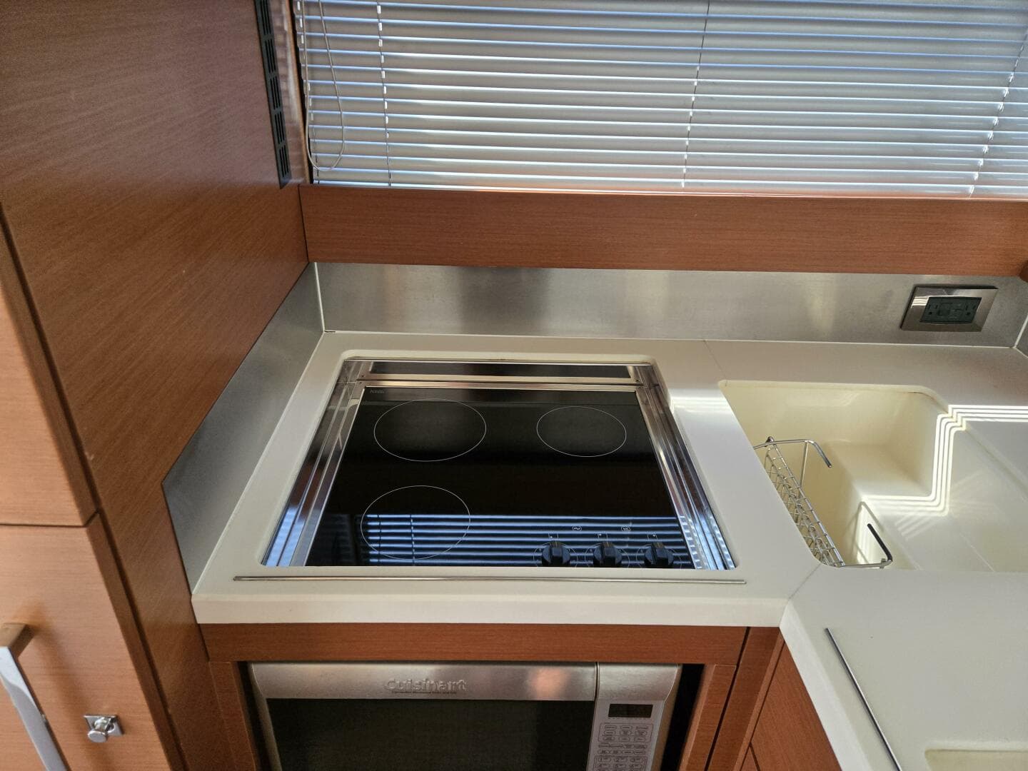 2013 Prestige 500 — photo 15