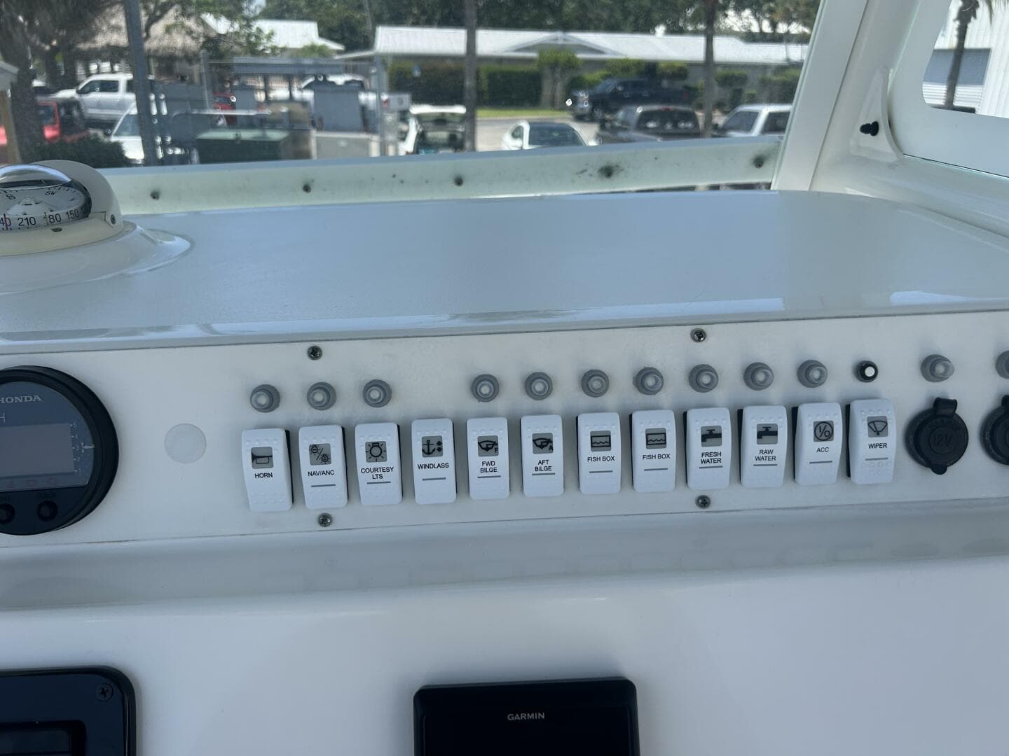 2007 Everglades 240 CC — photo 13