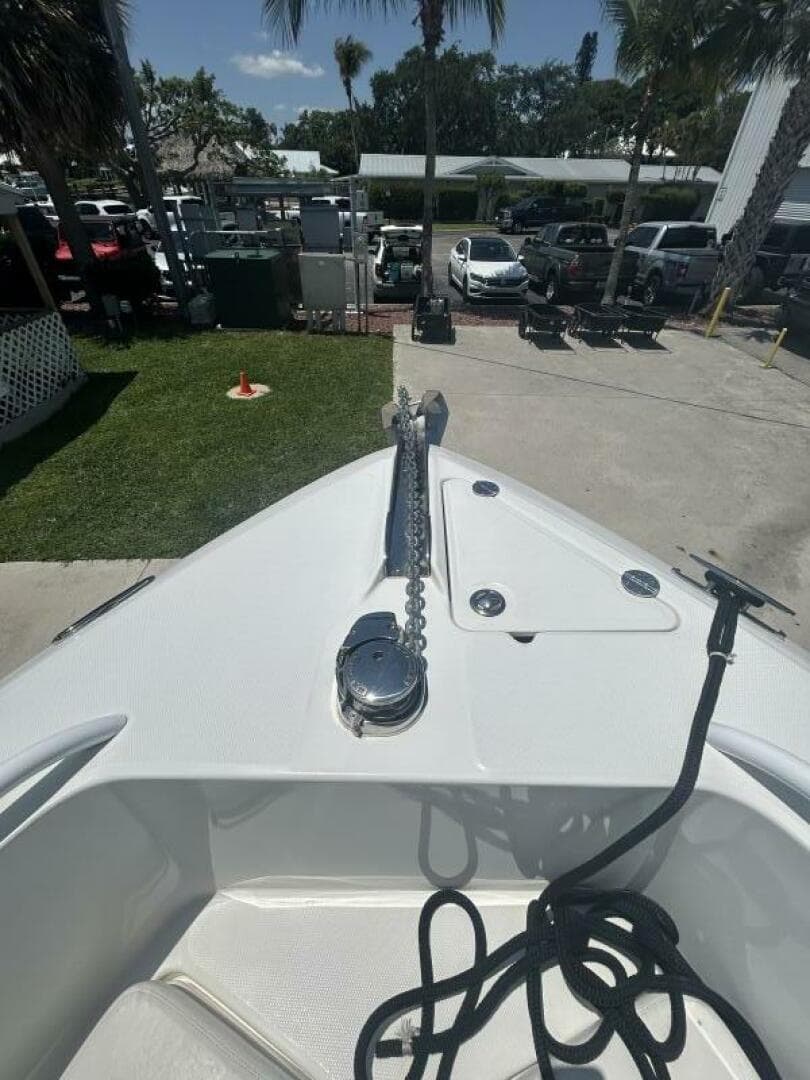 2007 Everglades 240 CC — photo 4