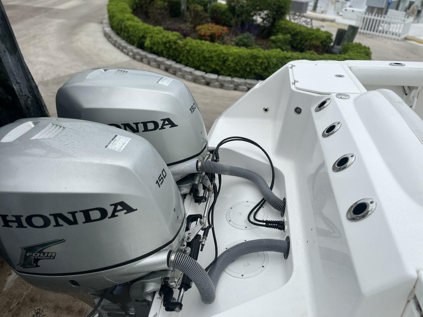 2007 Everglades 240 CC — photo 20