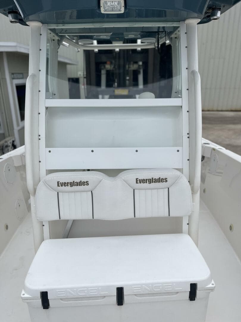 2007 Everglades 240 CC — photo 7
