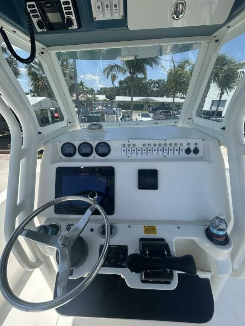 2007 Everglades 240 CC — photo 12