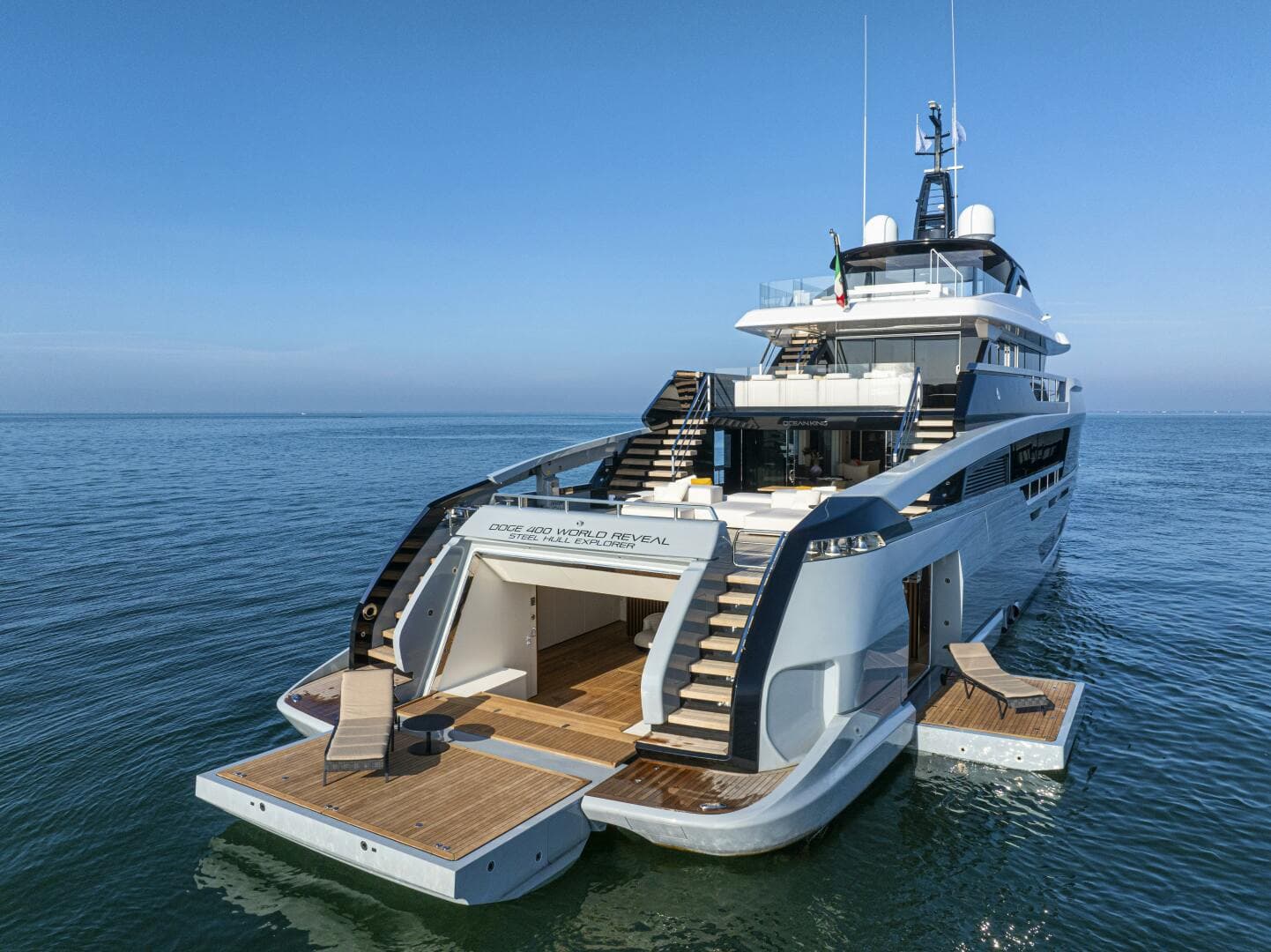 2028 Ocean King Doge 400 — photo 4