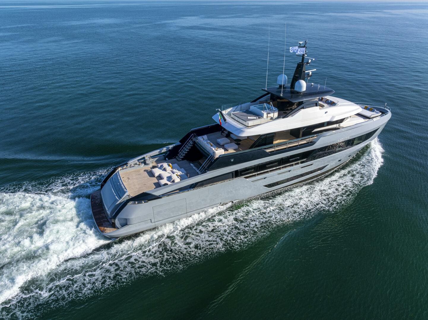 2028 Ocean King Doge 400 — photo 2