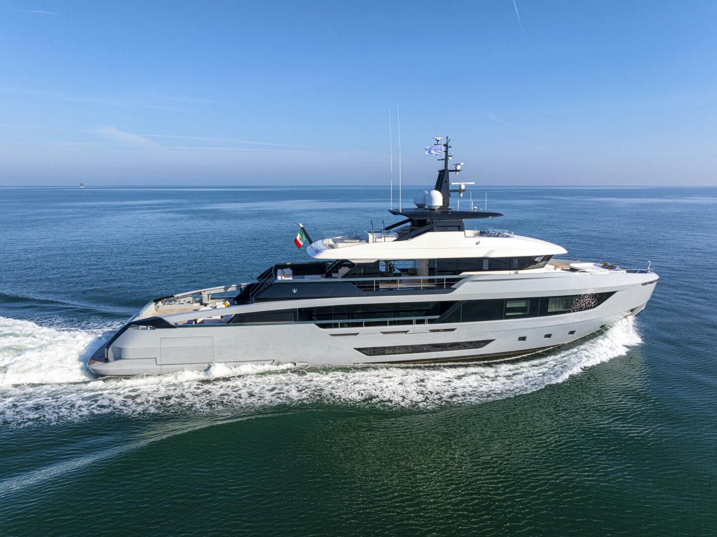 2028 Ocean King Doge 400 — photo 1