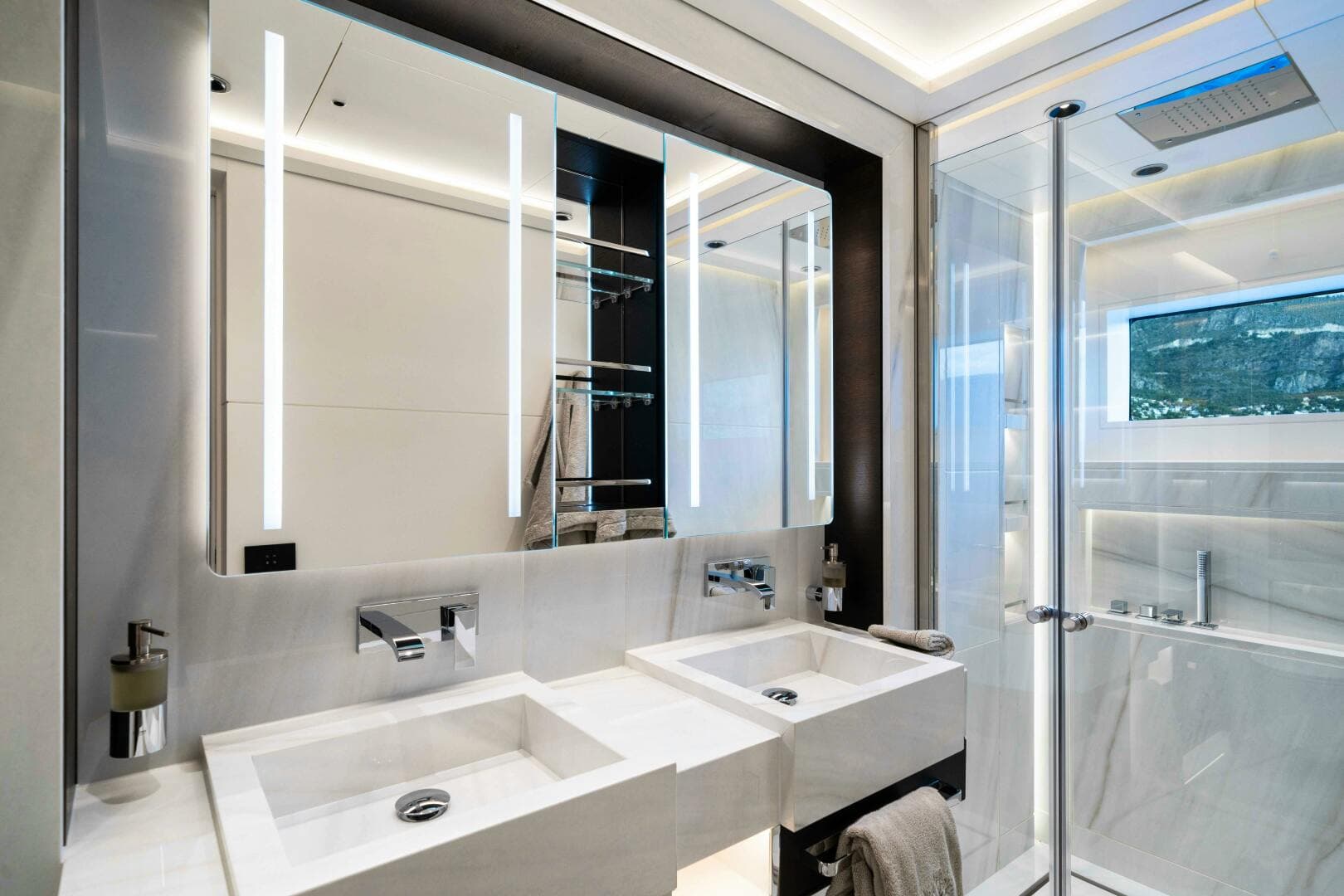 2028 Ocean King Ducale 120 — photo 39