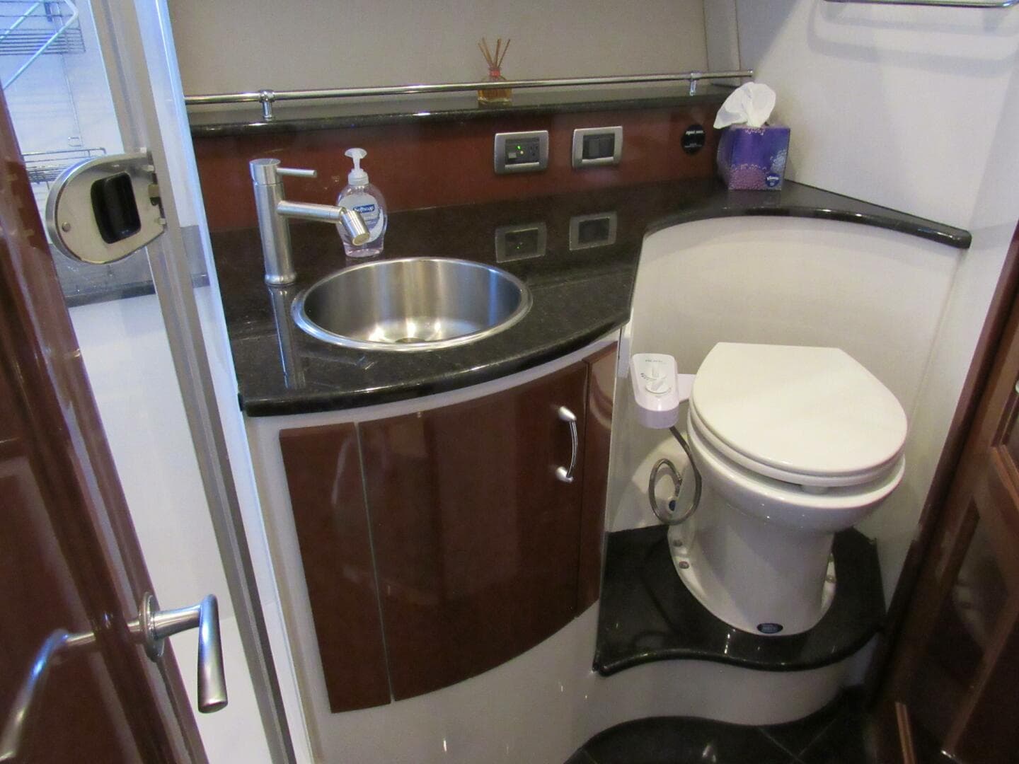 2007 Marquis Pilothouse — photo 17