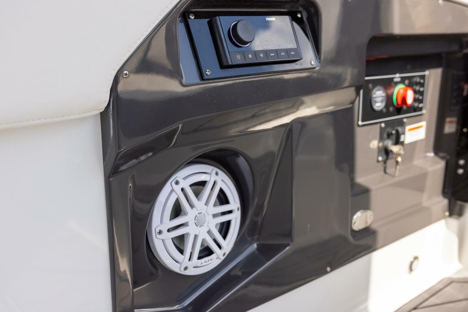 2023 Monterey 255 SS Super Sport — photo 31