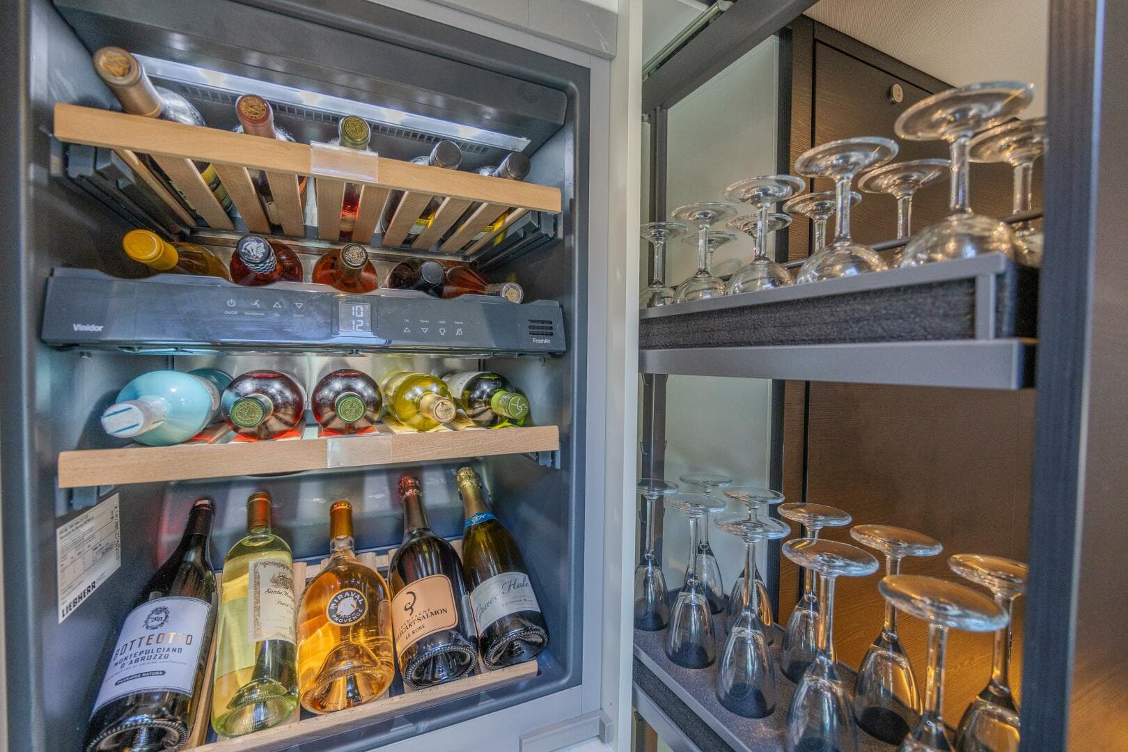 2023 Vanquish Yachts Vq 58 — photo 43