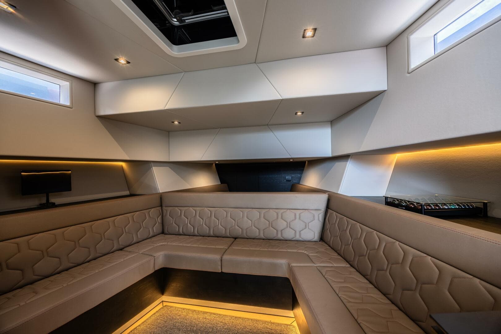 2023 Vanquish Yachts Vq 58 — photo 59