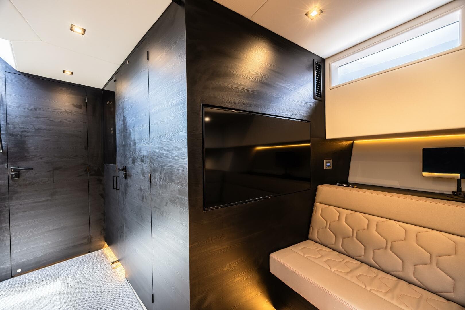 2023 Vanquish Yachts Vq 58 — photo 62