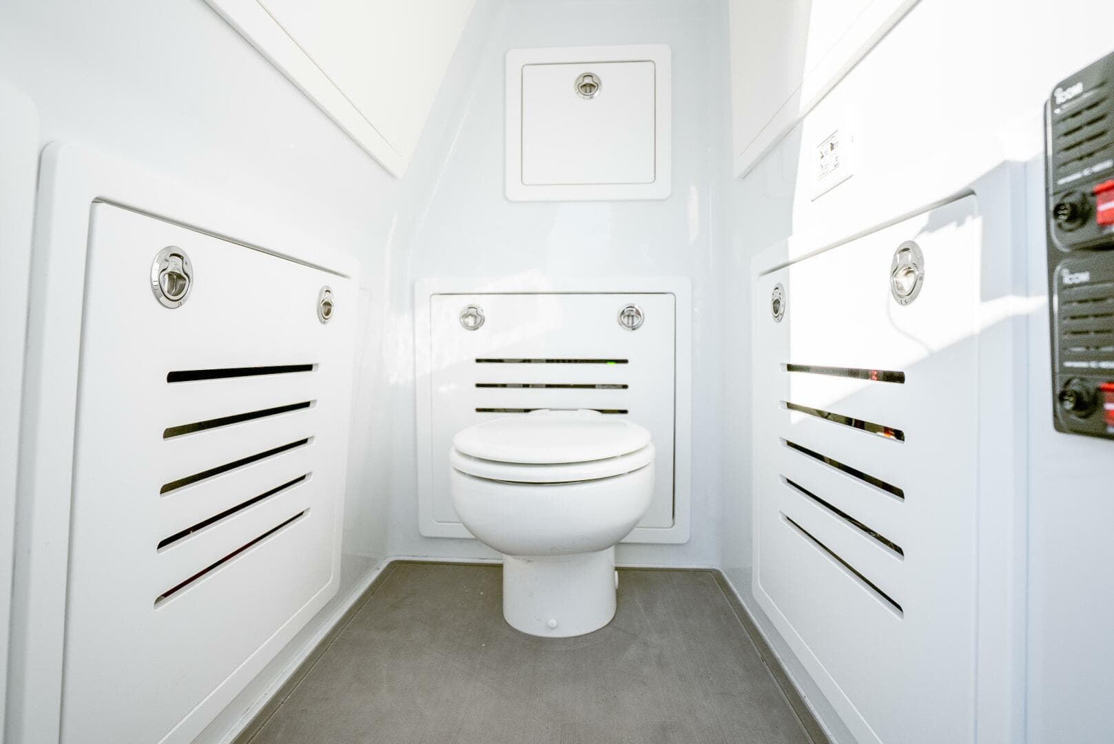 2026 Costa Custom 34 SV — photo 42